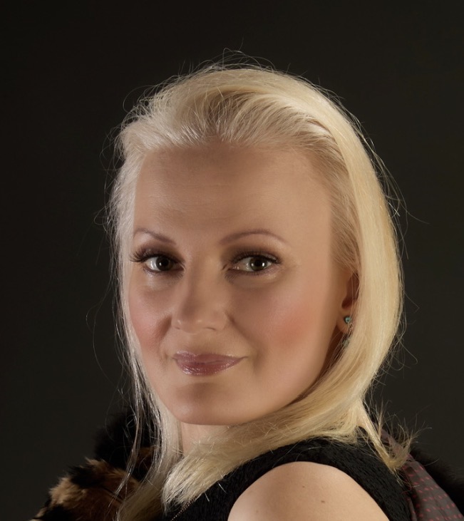 Studio Portrait von Katrin Targo